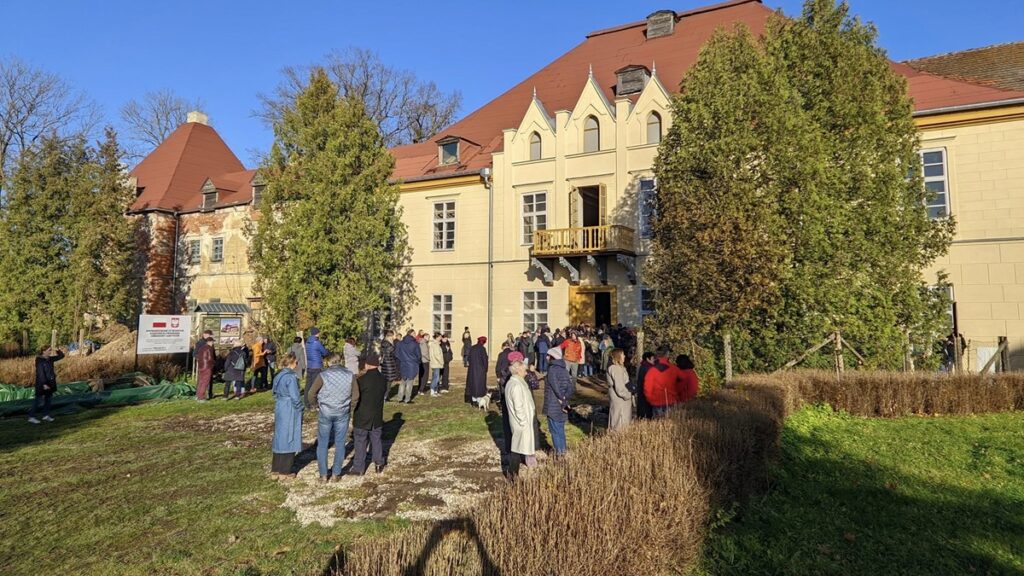 Pałac o wyjątkowej przeszłości odnowiony na Mazurach. Kolejny skarb regionu uratowany? Pałac o wyjątkowej przeszłości odnowiony na Mazurach. Kolejny skarb regionu uratowany? - Pałac na Mazurach przeszedł renowację. To jedna z najbardziej niezwykłych rezydencji