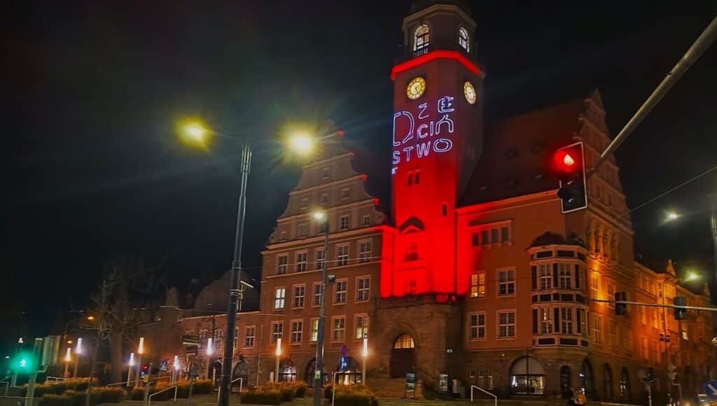 Miasto jednym głosem mówi „stop". - Budynki Olsztyna zaświeciły się na czerwono w ważnej sprawie
