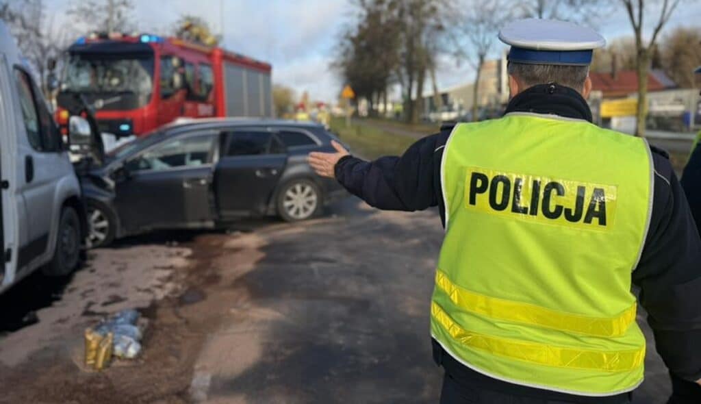 Poważny wypadek blokuje jedną z głównych ulic miasta. - Poranny wypadek na Grunwaldzkiej! Mama z dzieckiem i kierowca busa trafili do szpitala