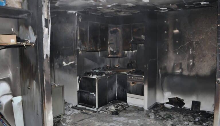 nocny pożar mieszkania w Giżycku