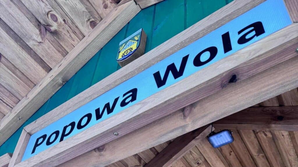 Tu aż chce się czekać na autobus! - Kolejny artystyczny przystanek na Warmii i Mazurach