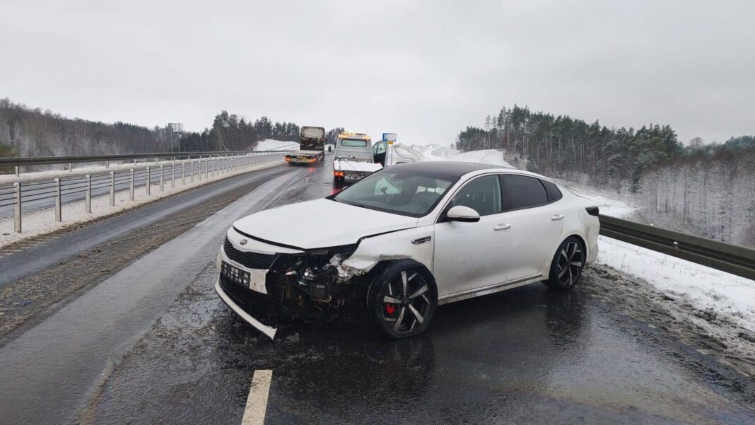 Kia uderzyła w bariery na DK15