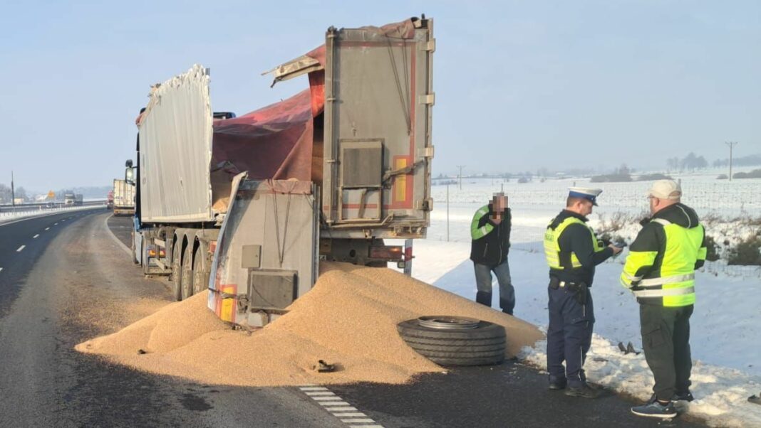 Zderzenie ciężarówek na S7