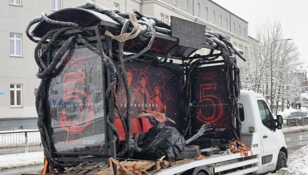 Mroczny przystanek z Demogorgonem zaskoczył mieszkańców? - Netflix zrobił w Olsztynie przystanek Stranger Things