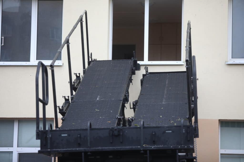 Specjalne oddziały BOA w Olsztynie. - Kontrterroryści BOA prowadzą działania taktyczne w Olsztynie