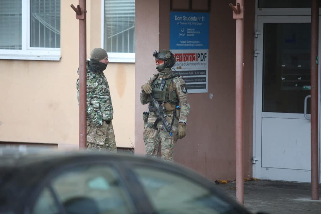 Specjalne oddziały BOA w Olsztynie. - Kontrterroryści BOA prowadzą działania taktyczne w Olsztynie