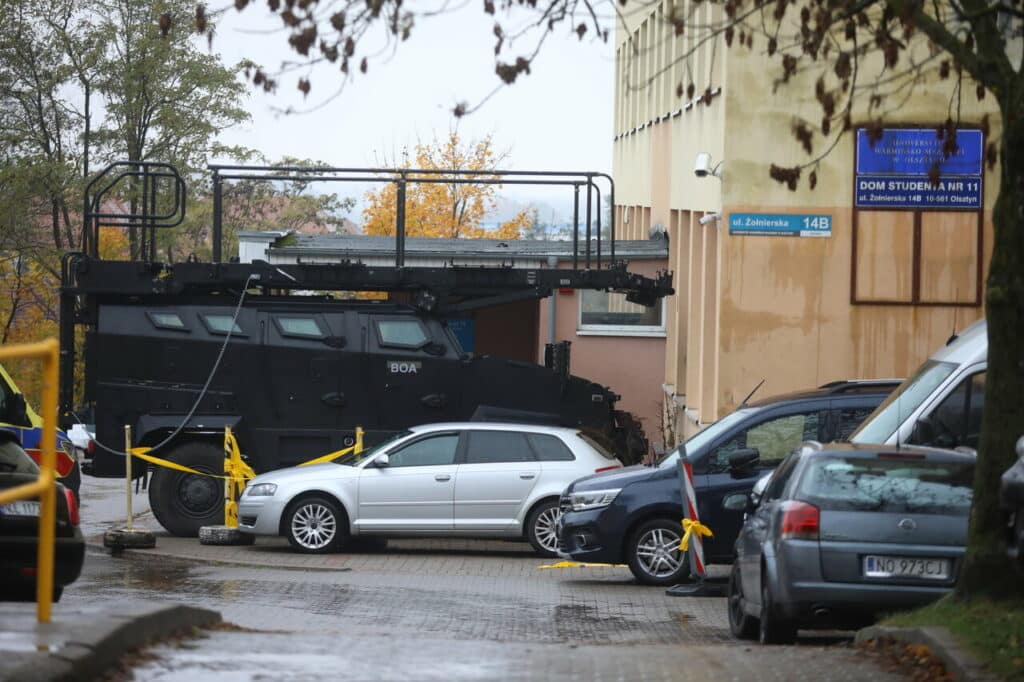 Specjalne oddziały BOA w Olsztynie. - Kontrterroryści BOA prowadzą działania taktyczne w Olsztynie