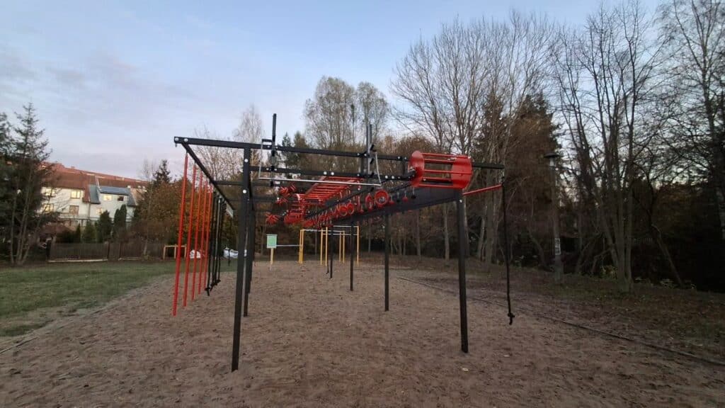 Nowa atrakcja sportowa w Olsztynie. - Wyjątkowa atrakcja sportowa. W Olsztynie powstał niesamowity tor przeszkód