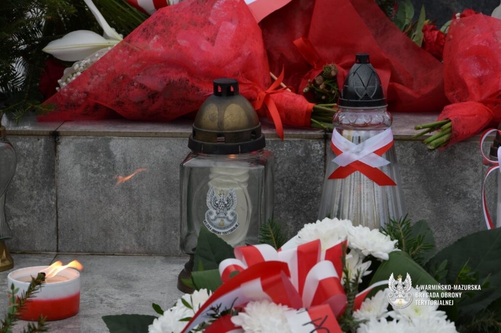 Janowo uczciło „Burzę”. Wyjątkowa uroczystość poruszyła mieszkańców. Janowo uczciło „Burzę”. Wyjątkowa uroczystość poruszyła mieszkańców. - W Janowie posadzono Dąb Pamięci Izydora Bukowskiego ps. „Burza”