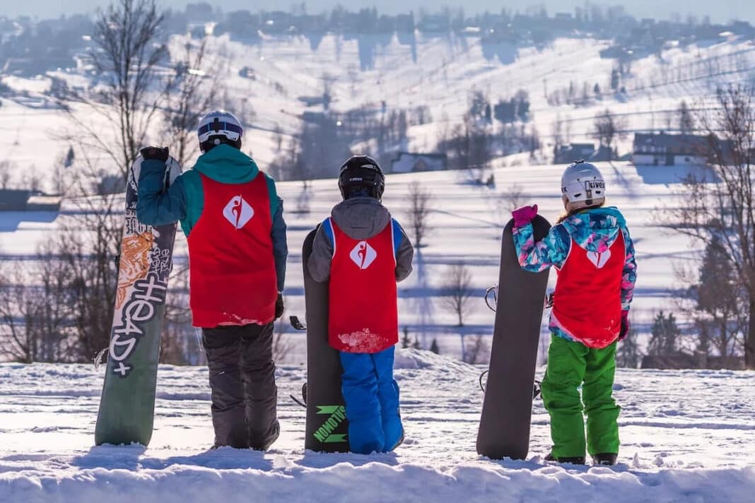 Obozy zimowe dla dzieci i młodzieży - jak wykorzystać ferie 2025/2026 na maksa?