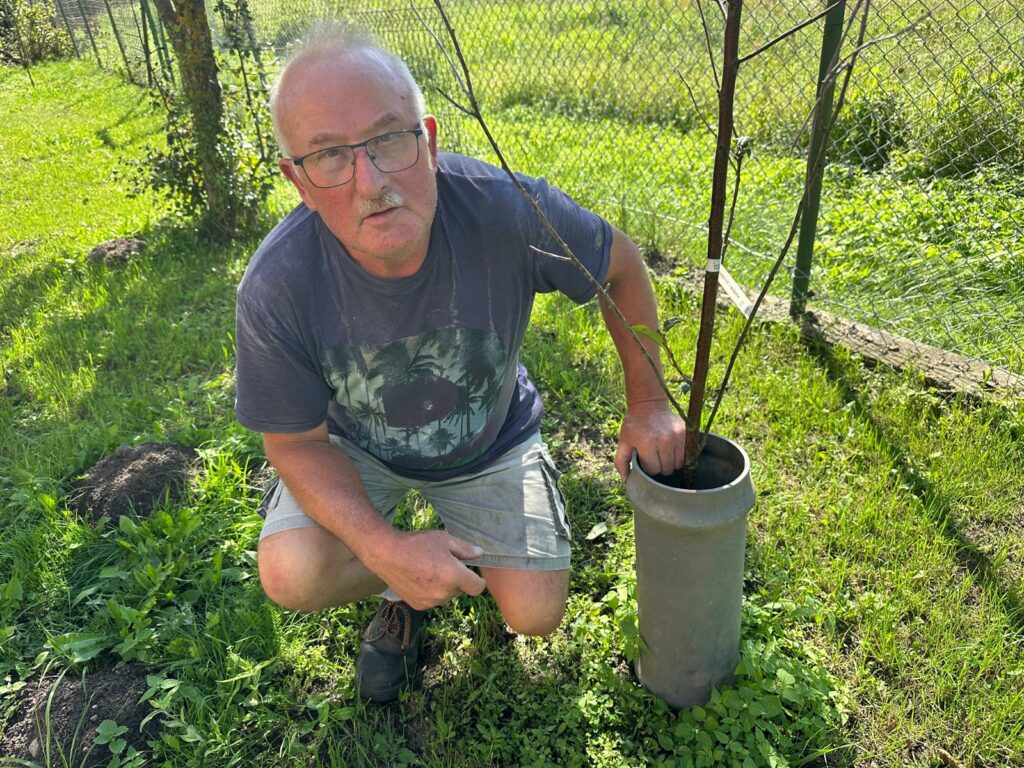 Dlaczego państwo chroni bobra, a nie ludzi? - Bóbr z piekła rodem terroryzuje mieszkańca pod Olsztynem! Dramat Pana Karola