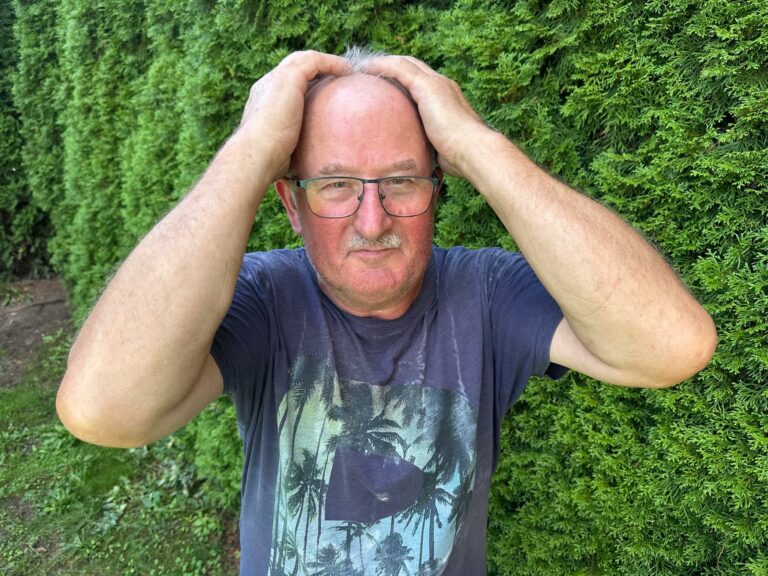 Karol z Warkał walczyz bobrem