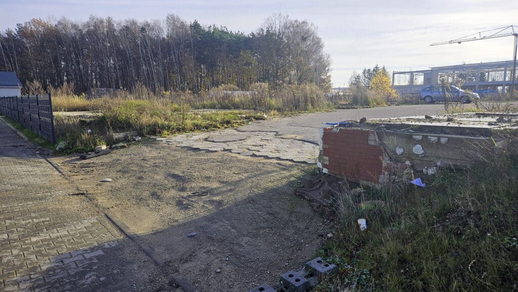 Jesień 2026 przyniesie duże otwarcie. Na Towarowej trwa budowa nowego centrum usług. - Nowy obiekt handlowo-usługowy rośnie przy dawnej giełdzie na ul. Towarowej