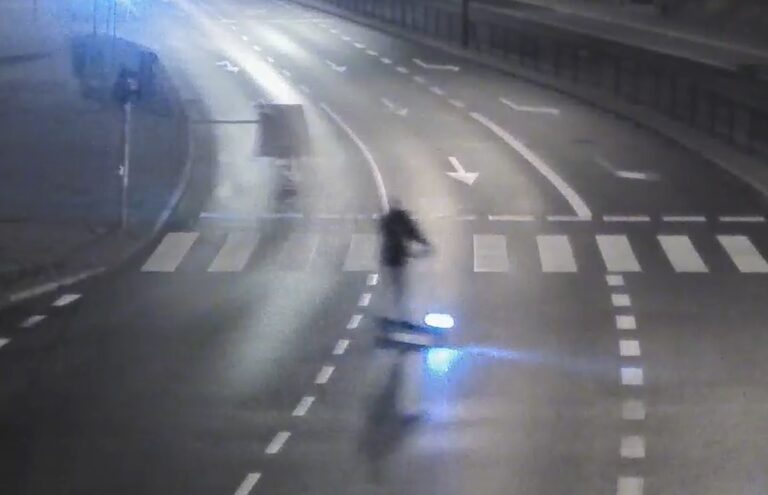 jechał pijany hulajnogą