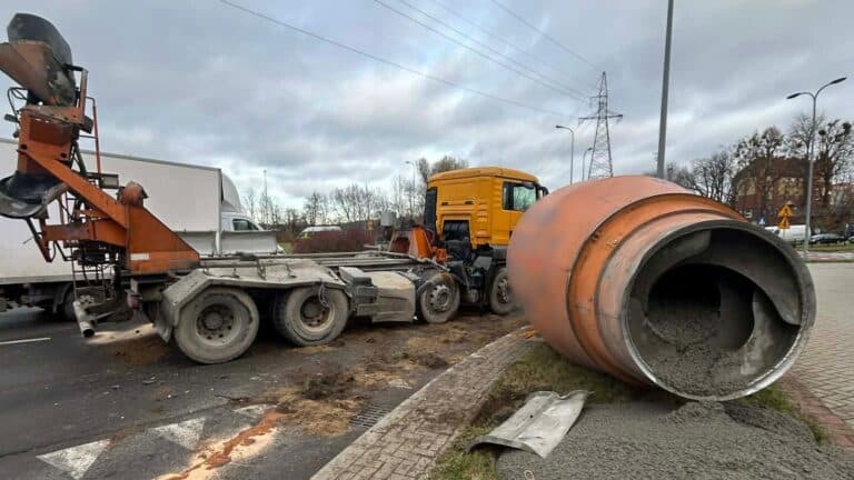gruszka spadła z betonowozu