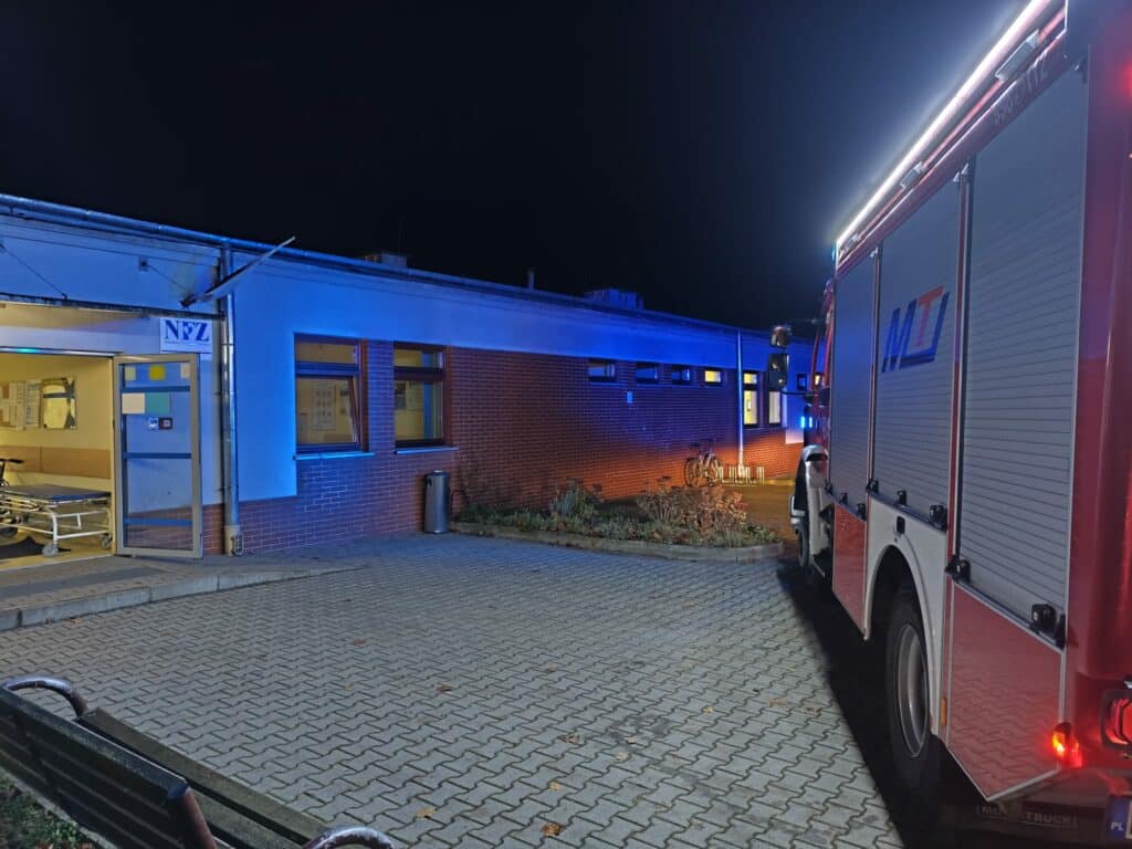 Trwała ewakuacja chorych. - Poważny incydent w szpitalu! Ewakuowano 21 osób ze stacji dializ w Mrągowie