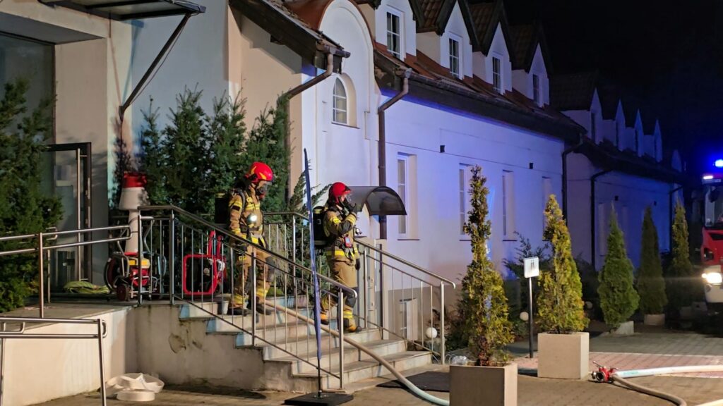 Sytuacja była bardzo niebezpieczna. - Nocny pożar w Olsztynie. Hotel wydał oświadczenie