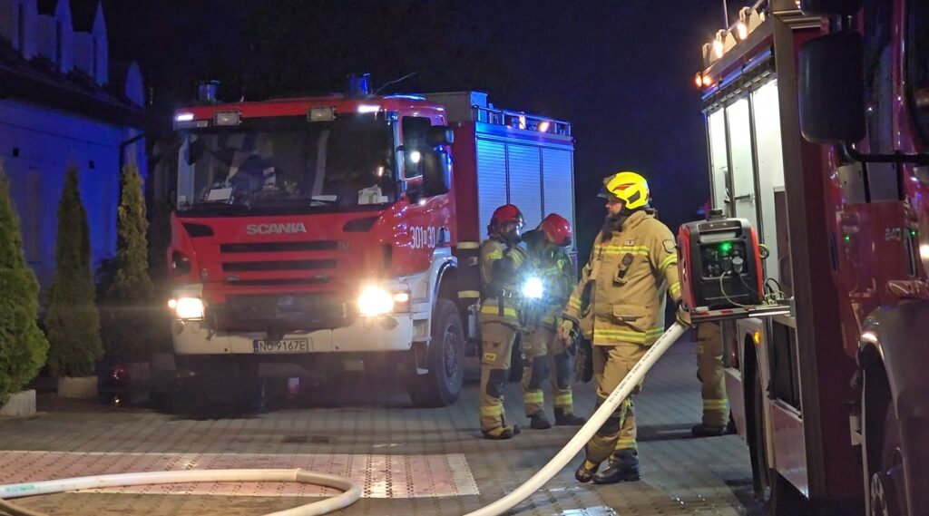 Sytuacja była bardzo niebezpieczna. - Nocny pożar w Olsztynie. Hotel wydał oświadczenie