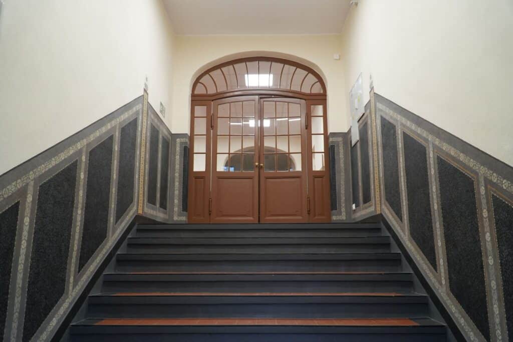 Zrujnowany zabytek zamienił się w perełkę! - Szkoła po stu latach przeszła spektakularną metamorfozę