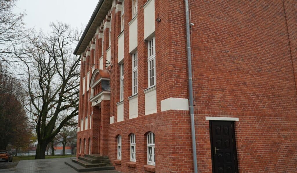 Zrujnowany zabytek zamienił się w perełkę! - Szkoła po stu latach przeszła spektakularną metamorfozę