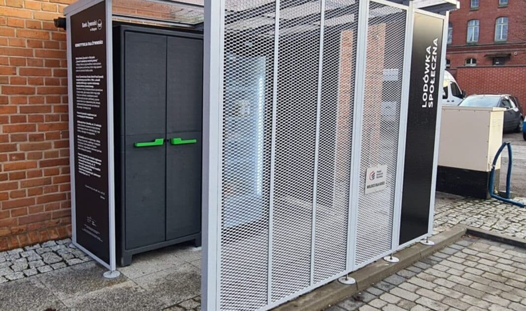 lodówka społeczna przy Kotańskiego 1