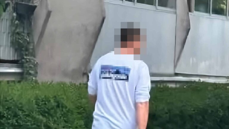 podejrzany mężczyzna z Jarot