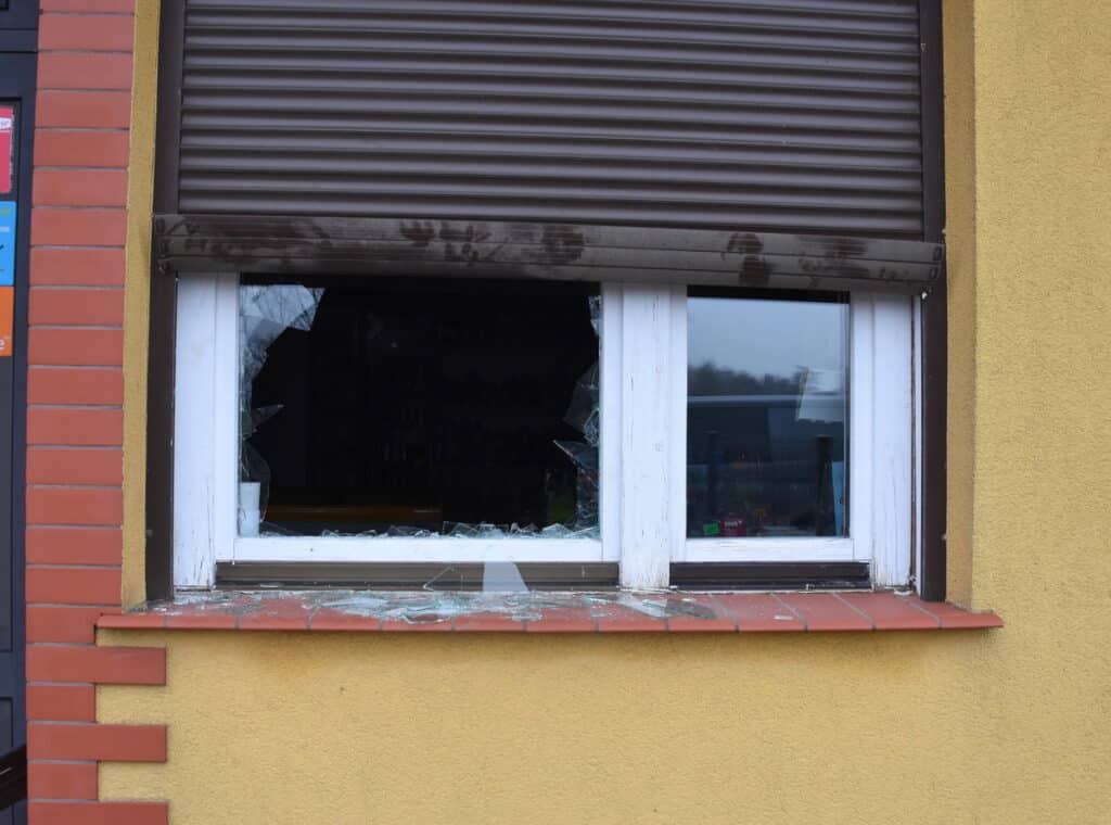 Włamaniem świętowali urodziny kolegi. - Lokalny ,,Gang Olsena" włamał się do sklepu spożywczego