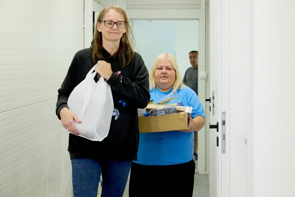 W Elblągu działa konsorcjum „Warmińskie Szlaki Kulinarne”, które dostarcza paczki żywnościowe potrzebującym rodzinom oraz rozwija ogród społeczny przy Banku Żywności. To część projektu „Żywność największą potrzebą człowieka”. - 30 paczek żywnościowych miesięcznie i rozwój ogrodu społecznego. Konsorcjum „Warmińskie Szlaki Kulinarne” wzmacnia pomoc żywnościową w Elblągu