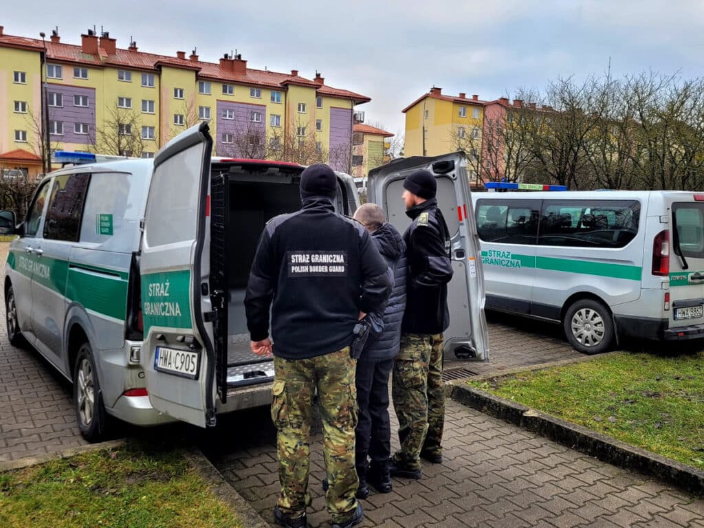 Służby przeprowadziły akcję, zanim doszło do kolejnych incydentów. - Cudzoziemcy wydaleni z Polski po serii groźnych naruszeń prawa