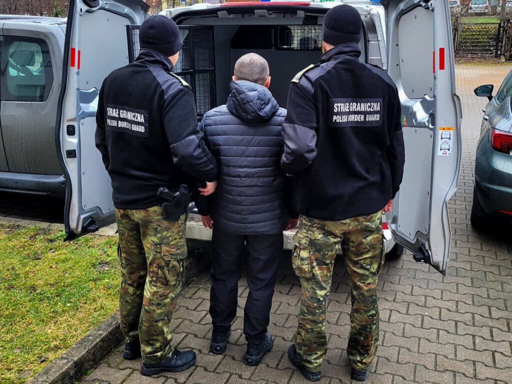 Służby przeprowadziły akcję, zanim doszło do kolejnych incydentów. - Cudzoziemcy wydaleni z Polski po serii groźnych naruszeń prawa