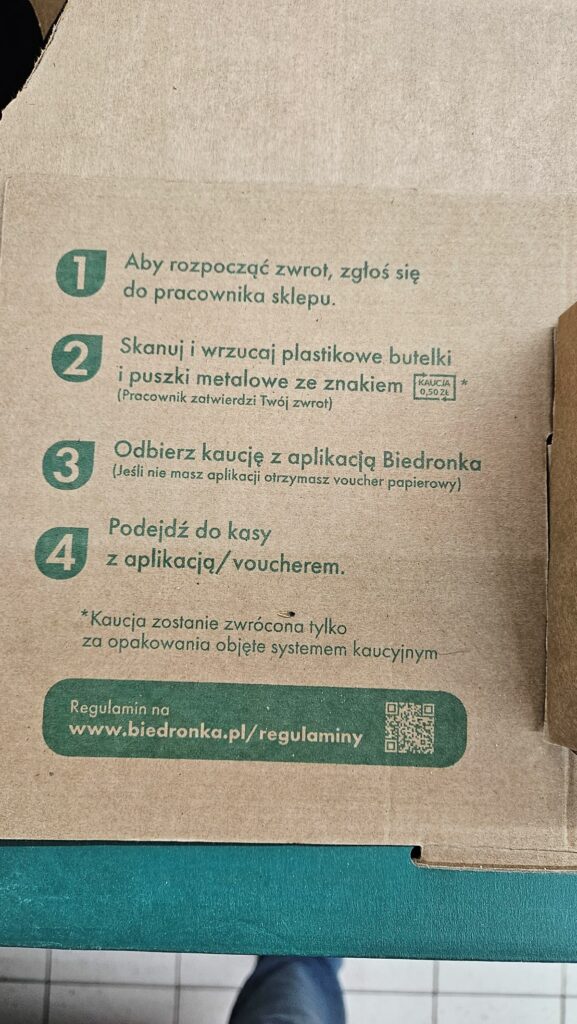 Do obsługi jest potrzebny sprzedawca. - Nowość w Biedronce budzi zdziwienie. Nie każdy wie, do czego służy ten "karton"