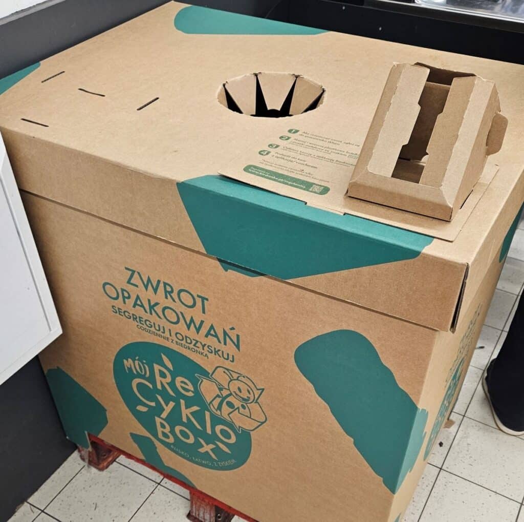 Do obsługi jest potrzebny sprzedawca. - Nowość w Biedronce budzi zdziwienie. Nie każdy wie, do czego służy ten "karton"