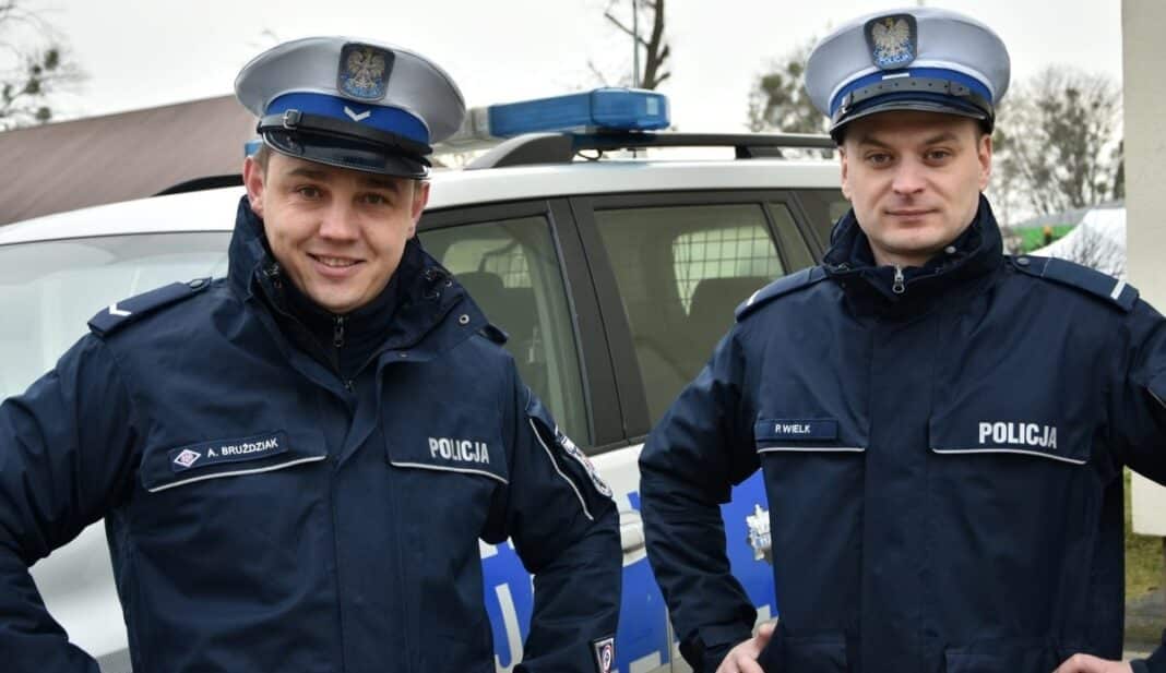 policjanci uratowali nastolatkę