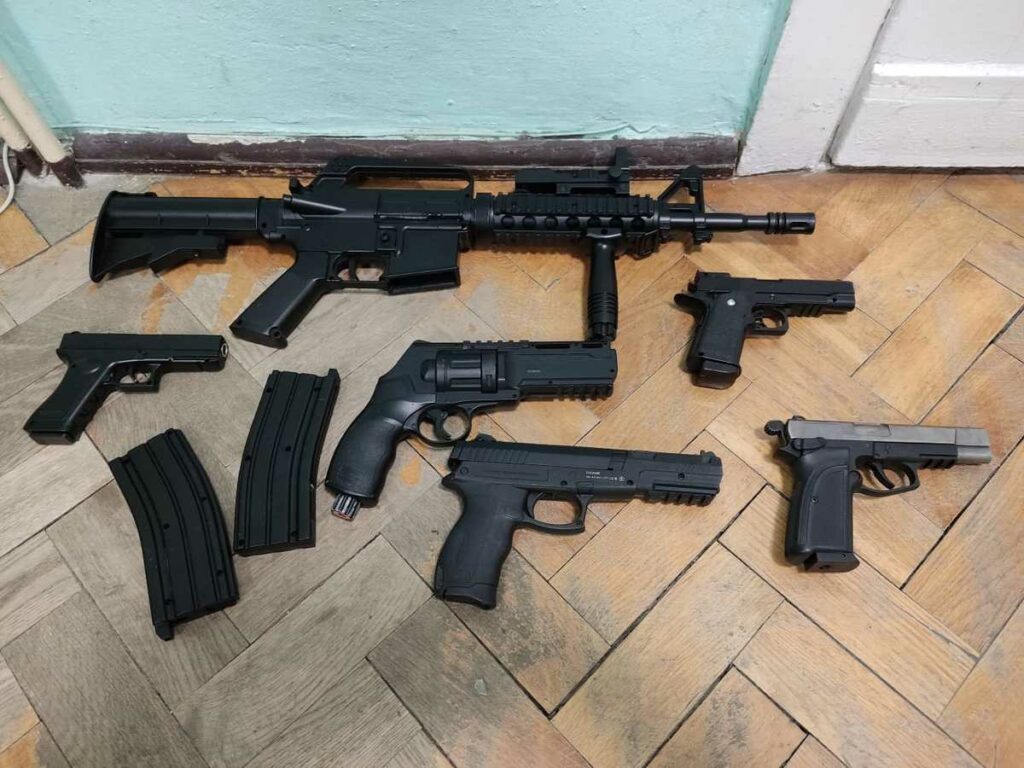 Napad w gminie Nidzica zakończył się akcją kontrterrorystów. - Kontrterroryści zatrzymali 8 osób w policyjnych mundurach