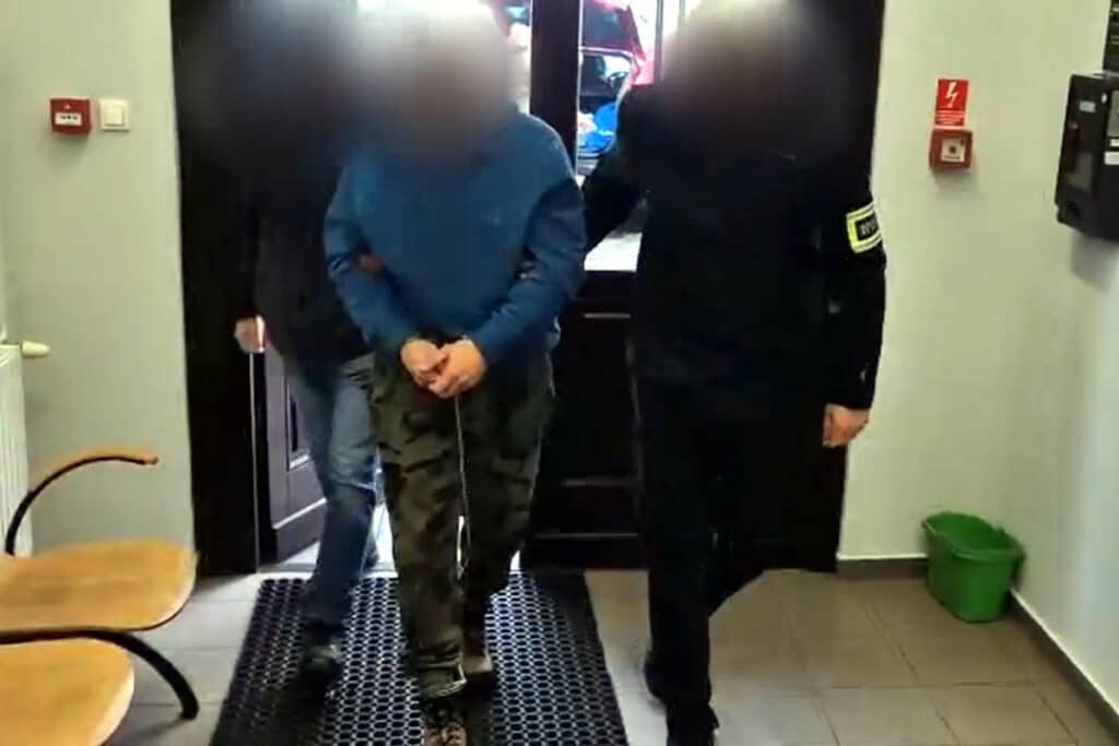 Napad w gminie Nidzica zakończył się akcją kontrterrorystów. - Kontrterroryści zatrzymali 8 osób w policyjnych mundurach