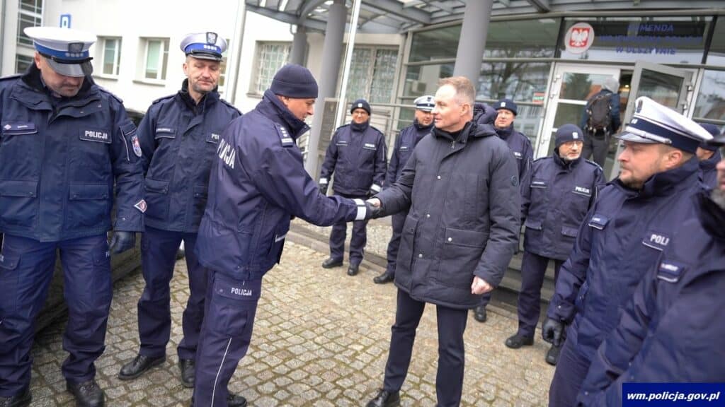 Piraci drogowi, drżyjcie! Na drogi wyjeżdżają policyjne superauta. - Nowoczesne nieoznakowane policyjne BMW na drogach Warmii i Mazur