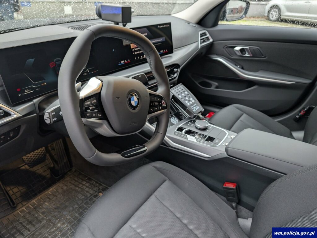 Piraci drogowi, drżyjcie! Na drogi wyjeżdżają policyjne superauta. - Nowoczesne nieoznakowane policyjne BMW na drogach Warmii i Mazur