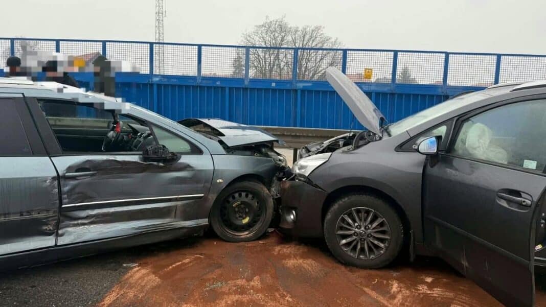 kolizja na wiadukcie