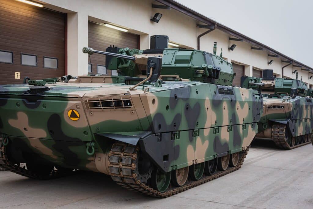 Borsuki już niebawem wyjadą na poligon. - Pierwsze „Borsuki” dotarły na Mazury. Czy to nowa era polskiej armii?