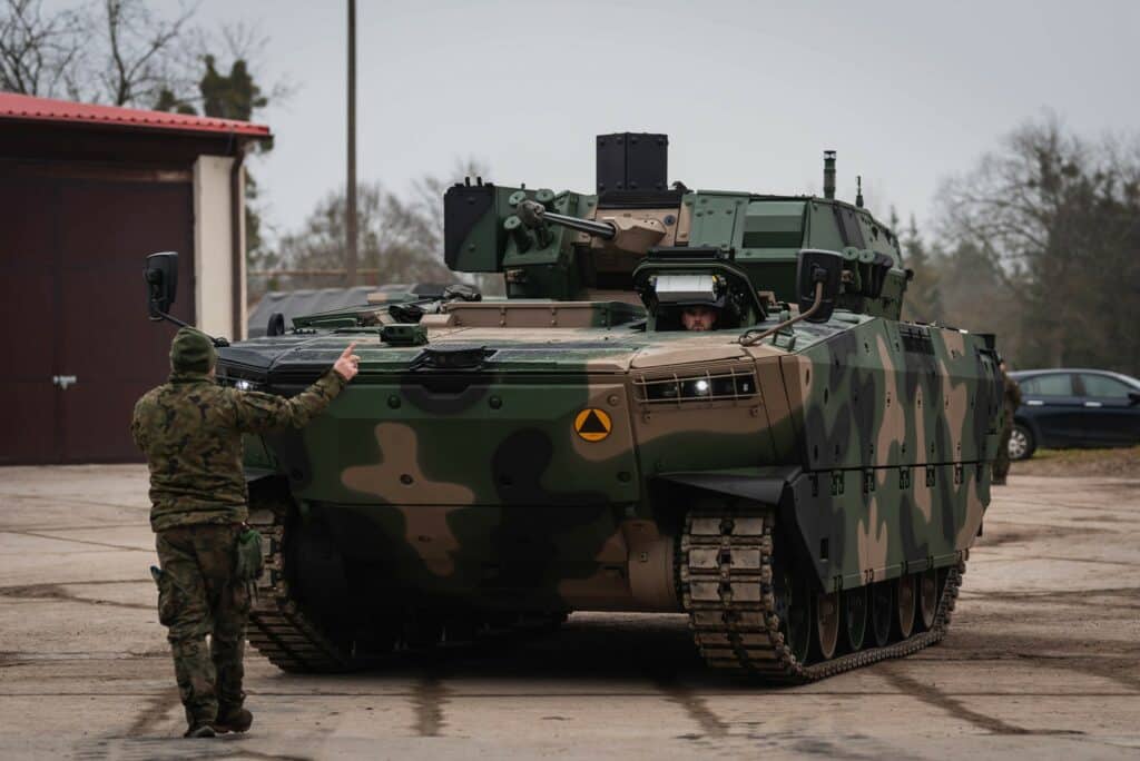 Borsuki już niebawem wyjadą na poligon. - Pierwsze „Borsuki” dotarły na Mazury. Czy to nowa era polskiej armii?