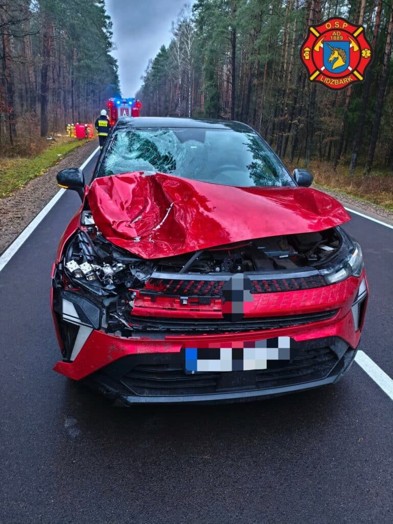 Nieszczęśliwe zdarzenie na trasie wojewódzkiej. - Droga wojewódzka 541 zablokowana. Samochód osobowy zderzył się z motorowerem