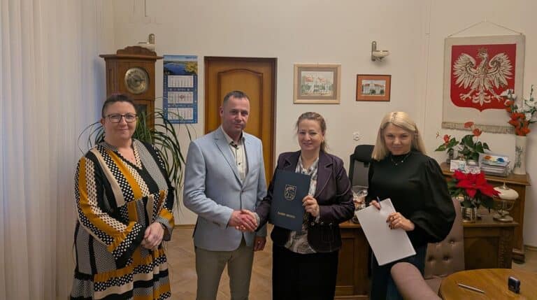 podpisanie umowy na budowę drogi w Dobrym Mieście