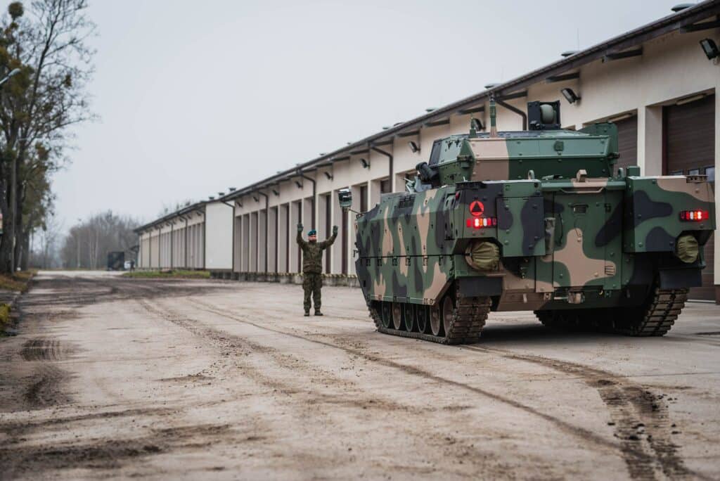 Borsuki już niebawem wyjadą na poligon. - Pierwsze „Borsuki” dotarły na Mazury. Czy to nowa era polskiej armii?
