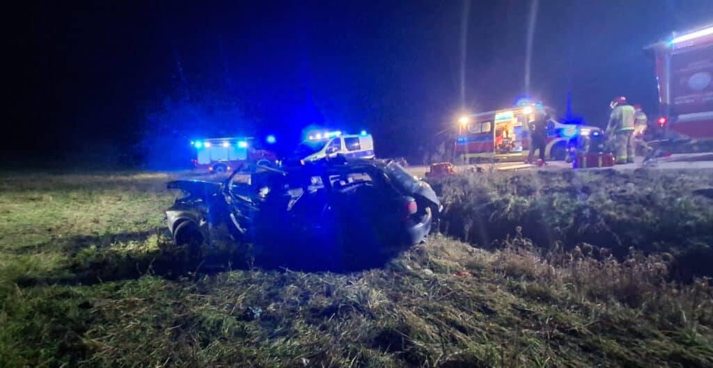 Bulwersujące kulisy wypadku samochodowego na Mazurach. - Trzej uczestnicy wypadku zostawili rannych i uciekli z miejsca zdarzenia