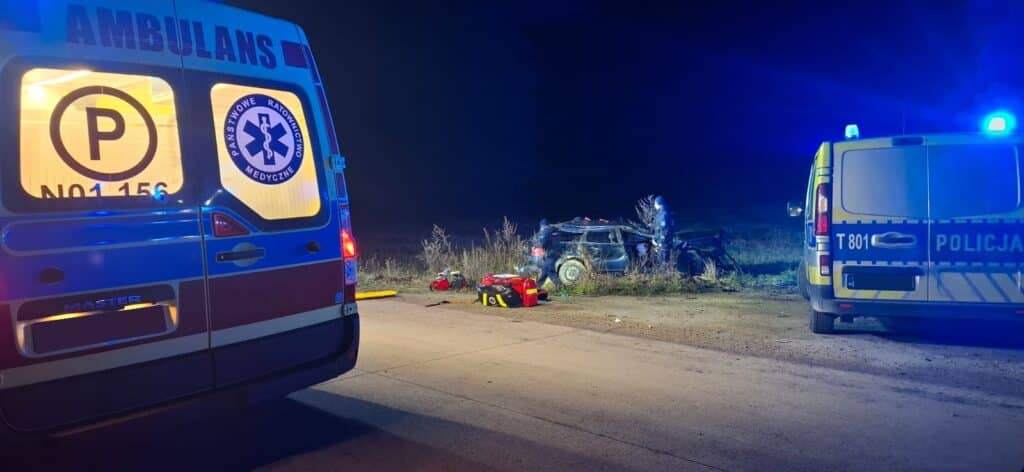 Bulwersujące kulisy wypadku samochodowego na Mazurach. - Trzej uczestnicy wypadku zostawili rannych i uciekli z miejsca zdarzenia