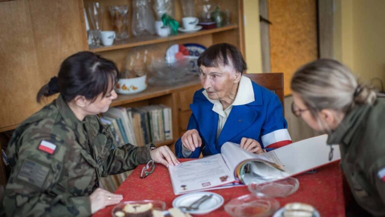 terytorialsi odwiedzili kombatantów