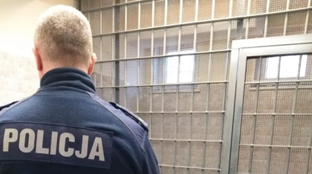 agresywny mężczyzna przebywa w Polsce nielegalnie