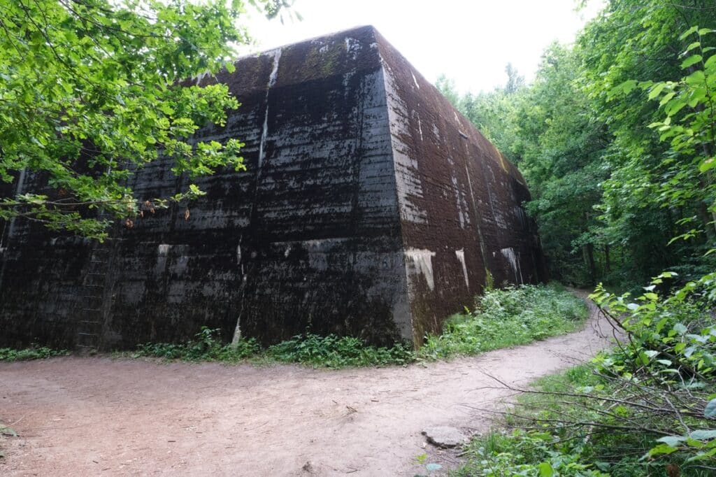 To miejsce na Mazurach przez lata owiane było tajemnicą. - Tajne centrum dowodzenia III Rzeszy na Mazurach. To tu ukryta jest Bursztynowa Komnata?