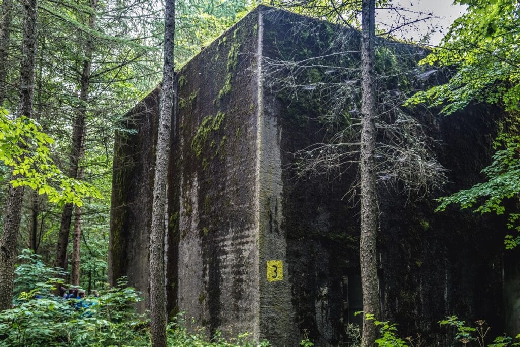 To miejsce na Mazurach przez lata owiane było tajemnicą. - Tajne centrum dowodzenia III Rzeszy na Mazurach. To tu ukryta jest Bursztynowa Komnata?