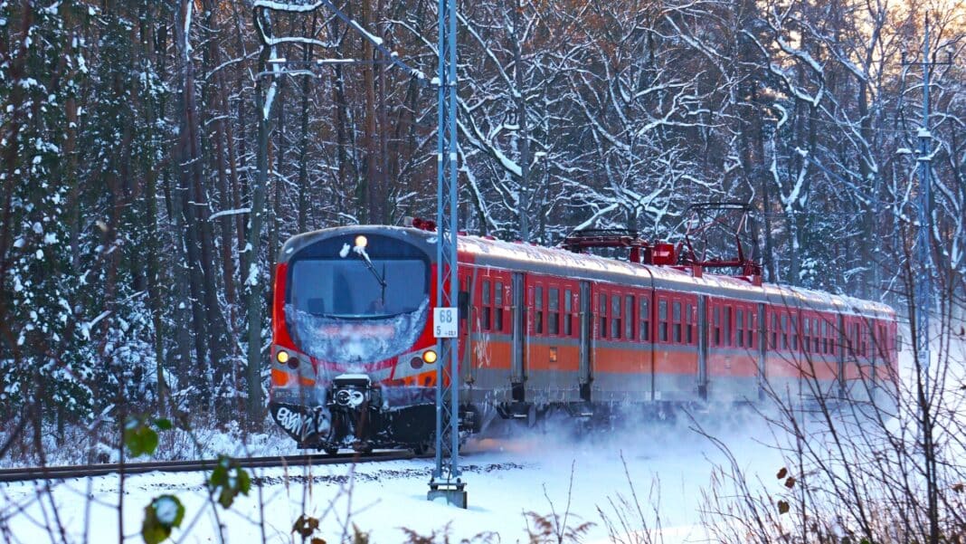 pociag zimą